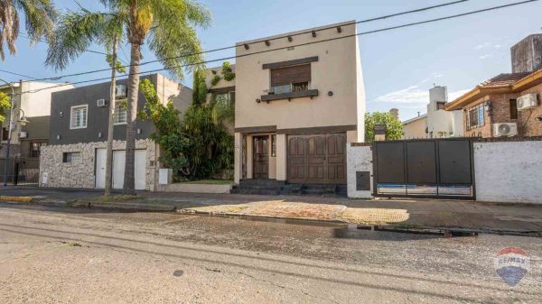 Venta Casa 6 Ambientes Jardin Cochera Tigre Centro