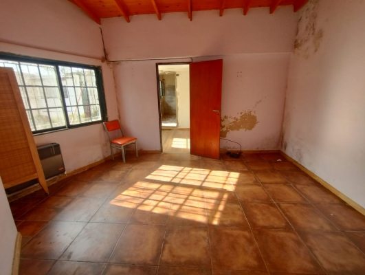 Sale of House of 5 bedrooms to Refurbish