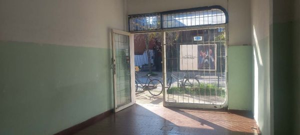 Commercial Space for Sale in Olivos on the Street
