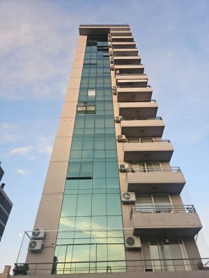 Cochera en exclusivo edificio