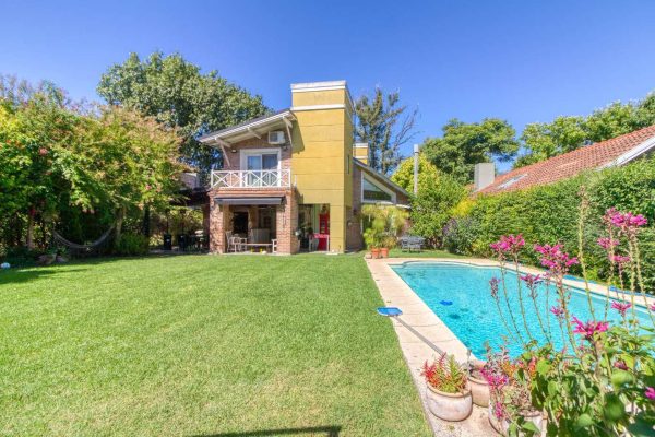 CASA VENTA 5 AMB. c/ PILETA-DON TORCUATO-CREDITO