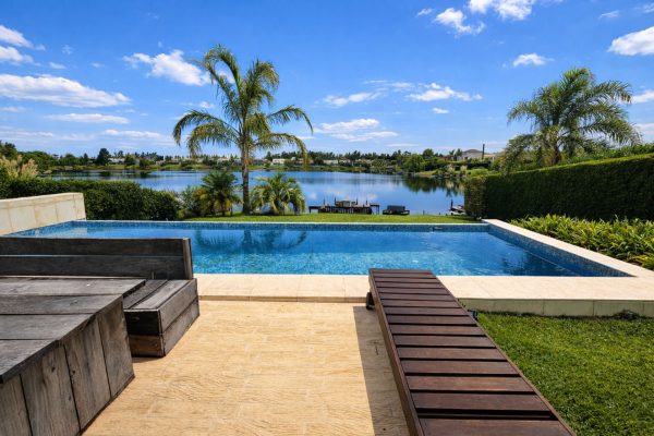 3?bedroom house for rent furnished by the lagoon