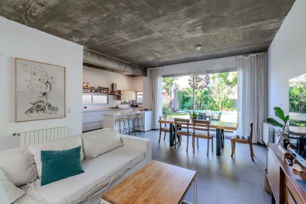 Casa en venta 5 ambientes jardin y pileta