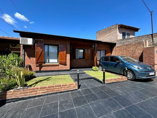 Venta Casa 2 Dorm Cochera Jardin Altos De Pacheco
