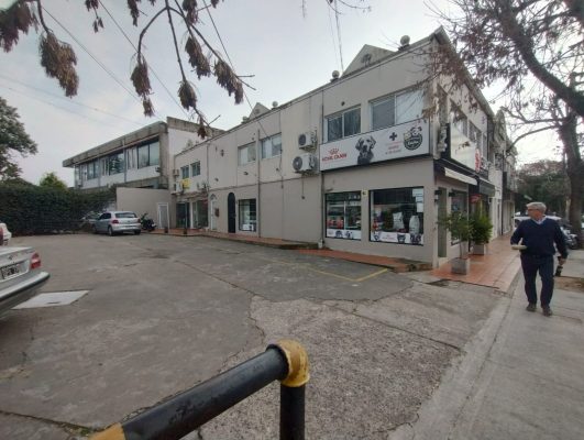 Sale of store in San Isidro with rent