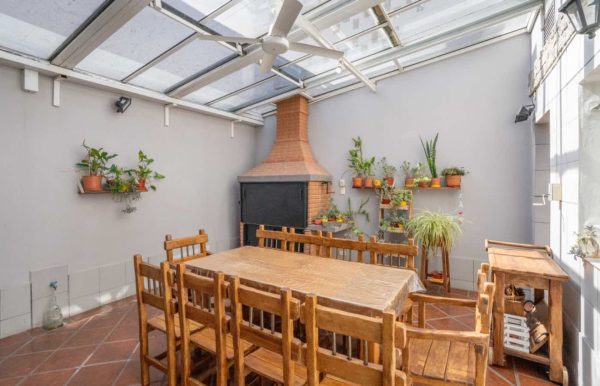 House 4?bedroom patio/barbecue for sale in Florida Este