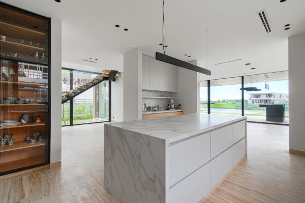 Sale house by the LAGO in Los Puentes - Nordelta-Tigre