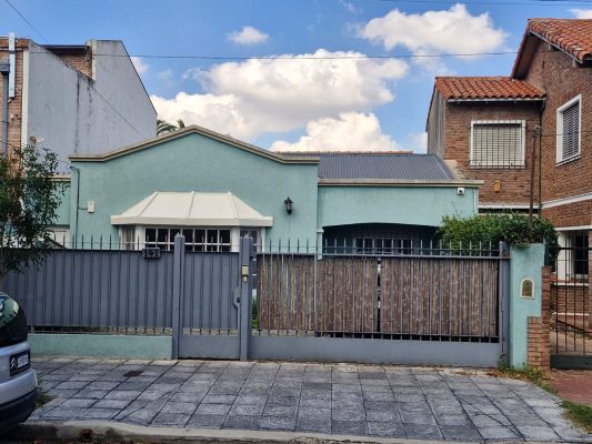 House For Sale 4?bedroom Garden, Pool, Gallery with Grill