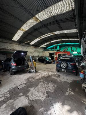 Galpón 12m frente 35m fondo con vivienda Boulogne