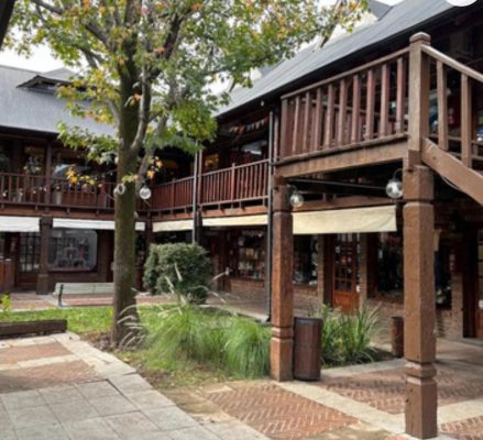 FOR SALE - Commercial Space at Gallery Las Brujas, La Horqueta