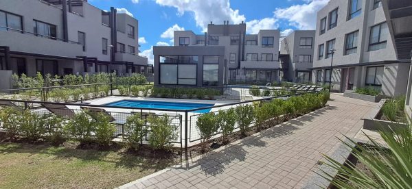 Depto Duplex 4 Amb En Venta En Nordelta C/Jardín
