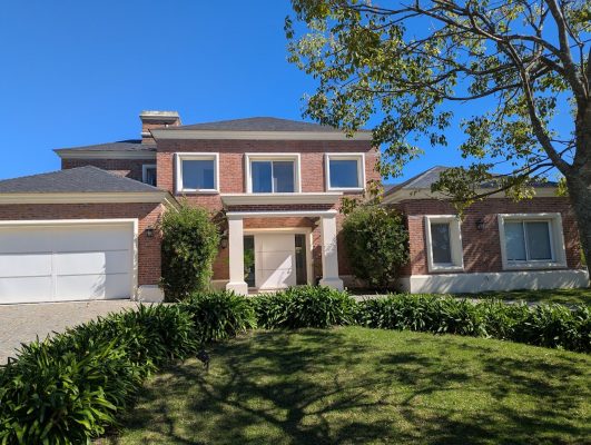 Venta casa 4 dormitorios pileta La Isla Nordelta