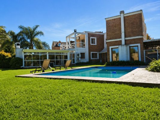 For Sale House 6-Room Camino Real Neighborhood