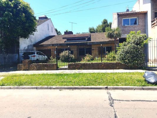 Casa 4 Amb En Venta Villa Adelina Jardin Pileta