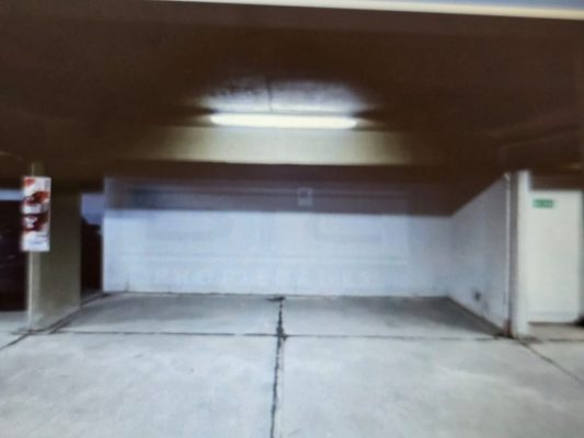 Venta cochera cubierta fija San Isidro