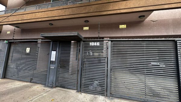 Venta Cochera Al Frente En Tigre. 15 Mts Totales