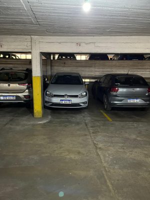 Cochera fija y cubierta en venta en Vicente López