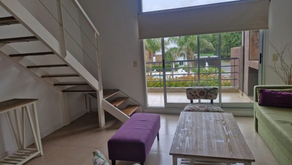 Alquiler Excelente duplex dos Ambientes.