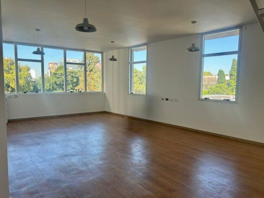Office For Rent With Parking Meters From Avenue Libertador