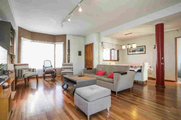 Triplex Olivos 4 ambientes con cochera