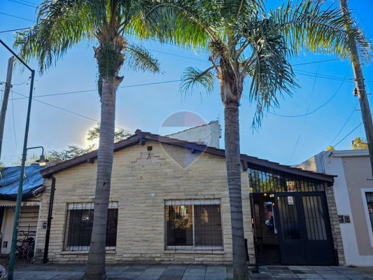 For Sale House 3-bedroom With Patio - Martínez, San Isidro