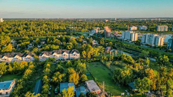 Sale of apartment lot in duplex condominium development