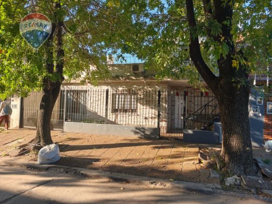 Sale house 7-room with garden in Villa Adelina