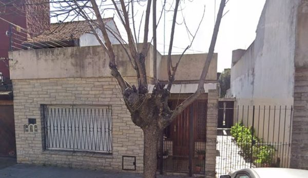 Lot for Sale with 3 Houses to Refurbish, Martinez