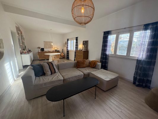 For Sale 2-Bedroom Penthouse in the Center of Victoria