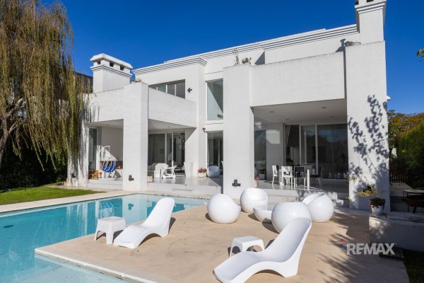 House For Rent 4-bedroom in Barrio Golf Nordelta