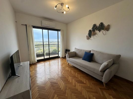 3 ambientes con balcón en complejo Riverside Tigre