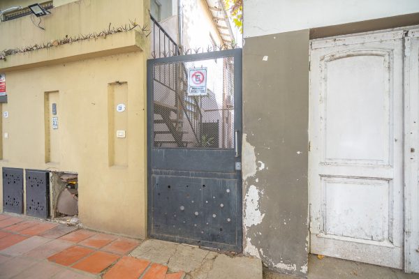 Penthouse Located In Unbeatable Location To Renovate