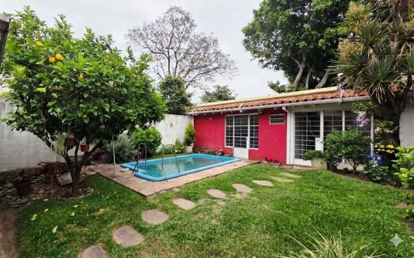 Casa Con Jardin Y Pileta En Olivos