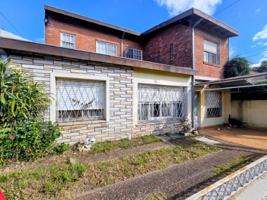 House for Sale in Martinez Garden Eligible for Credit