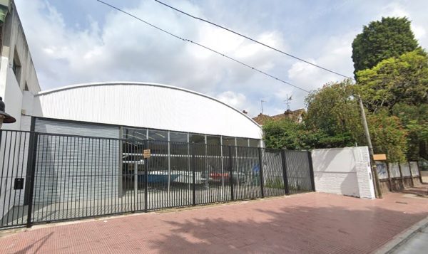 Alquiler local o galpón comercial libertador