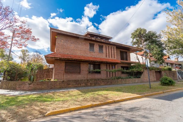 Sale House 5-bedroom Garden Playroom Garage Martinez
