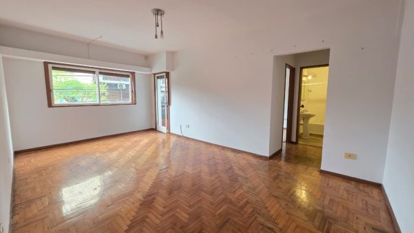 Venta Departamento 3 ambientes Olivos Balcón