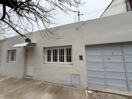 Sale 2-Bedroom House With Garage In Villa Adelina