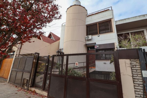 For Sale House 6 Rooms Olivos Park Parking Pool