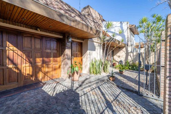 Venta Casa 6 Amb Olivos Roche Cochera Y Jardin
