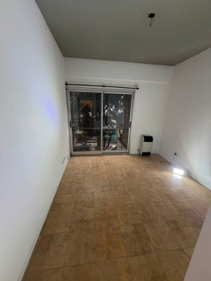 For Rent Apartment 2 Rooms With Uncovered Parking