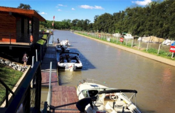 VENTA cama nautica 18 pies Delta Marina