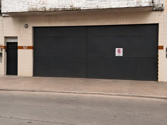 Warehouse for Sale in Olivos 3 Blocks from Panamericana