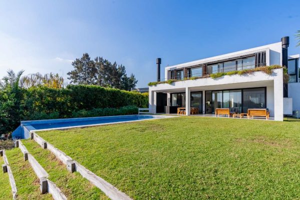 Furnished House for Rent on the Water - Bancalari Corridor