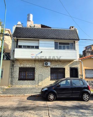 Venta Depto tipo casa 6 amb c/ gran terraza Olivos