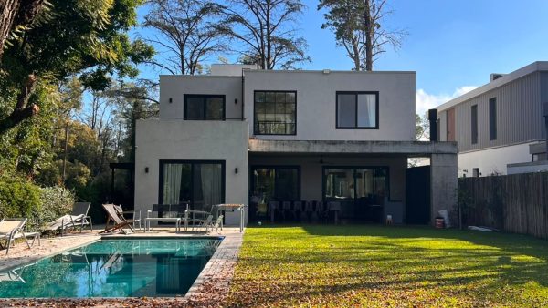 Beautiful House for Rent – Hindú Rugby Club