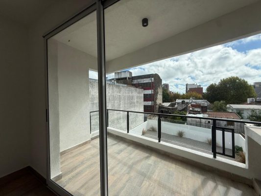 Rental Apt 2 Rooms Tigre Downtown With Parking