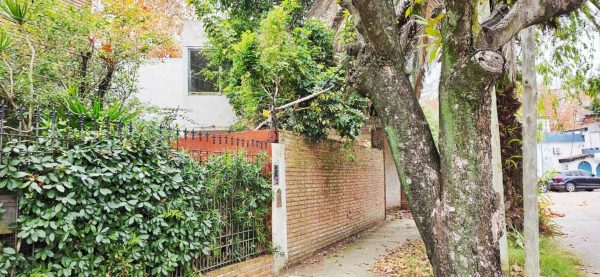 Venta Casa A refaccionar VTE LOPEZ - APTO CREDITO