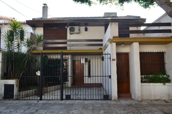 Venta casa 5 amb La Lucila cochera patio dependenc