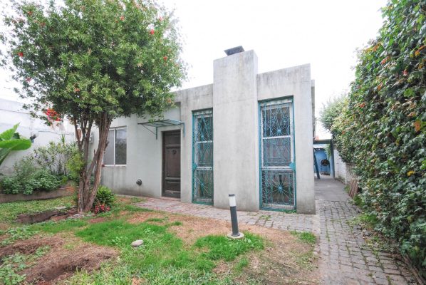 House-Style Penthouse, 3 rooms, for sale, ground floor, garden, pool